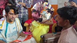 एशियन गेम्स में गोल्ड मेडल जीतने के बाद बागेश्वर धाम पहुंची क्रिकेटर क्रांति गौड़, पं. धीरेंद्र शास्त्री से लिया आशीर्वाद