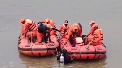 धनबाद के अमलाबाद घाट पर हादसा: जितिया पर्व पर नानीघर आई सोनाक्षी दामोदर नदी में डूबी, रेस्क्यू ऑपरेशन जारी