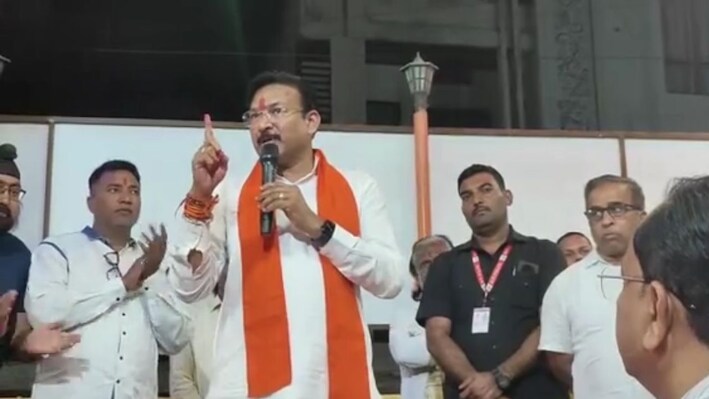 'हर युवा 5-5 बच्चे पैदा करें...', बीजेपी सांसद ने दिया नया नारा, बोले-युवाओं को शास्त्र के साथ शस्त्र का ज्ञान लेना जरूरी