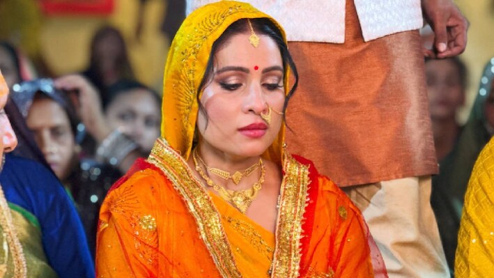 भोजपुरी टीआरपी क्वीन के साथ हुआ हादसा, फिल्म सेट पर लगी आग, एक्ट्रेस संजना पांडेय बचीं बाल-बाल
