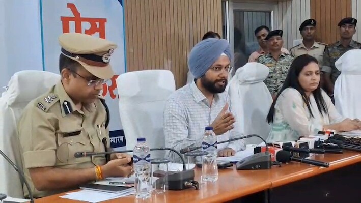 पश्चिम चंपारण में बाढ़ से राहत: 48 घंटे में दुरुस्त होंगे टूटे तटबंध और सड़कें, तेजी से घट रहा पानी
