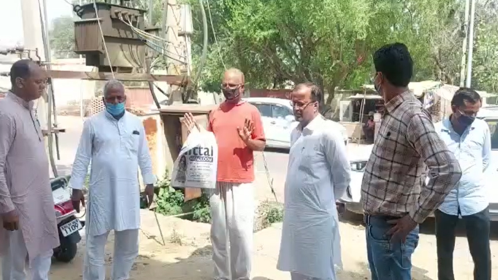Hanumangarh: BJP दफ्तर पहुंचे गणेशराज बंसल, नहीं मिली एंट्री! घंटों इंतजार के बाद मुंह लटकाए लौटे विधायक Hanumangarh: BJP दफ्तर पहुंचे गणेशराज बंसल, नहीं मिली एंट्री! घंटों इंतजार के बाद मुंह लटकाए लौटे विधायक