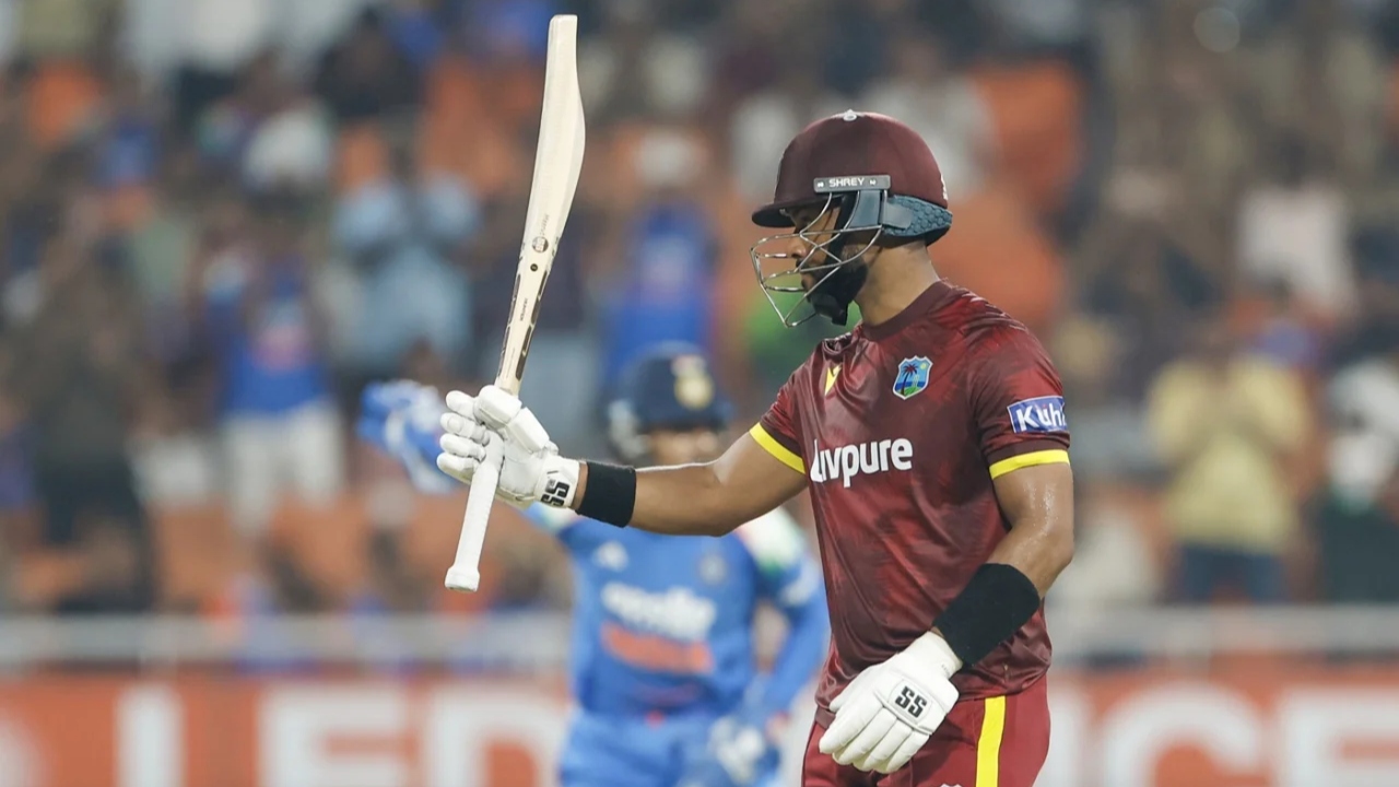IND vs WI: वेस्टइंडीज ने भारत के खिलाफ 352 रन का टारगेट किया चेज, भारत का क्लीन स्वीप करने का सपना तोड़ा IND vs WI: वेस्टइंडीज ने भारत के खिलाफ 352 रन का टारगेट किया चेज, भारत का क्लीन स्वीप करने का सपना तोड़ा