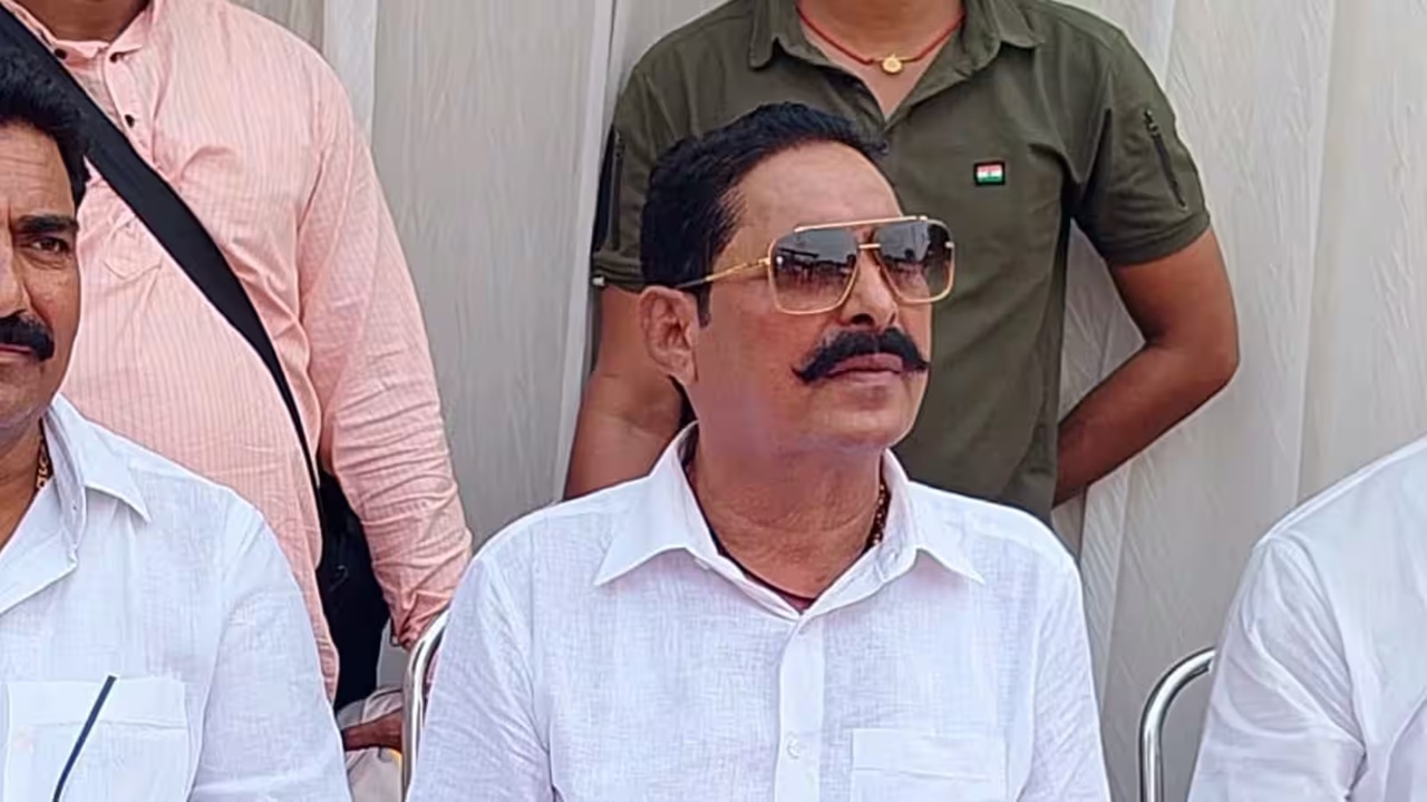 JDU में गुटबाजी का पुराना इतिहास: अनंत सिंह से पहले भी कई लोगों ने की कोशिश, नीतीश कुमार के आगे हुए पस्त! JDU में गुटबाजी का पुराना इतिहास: अनंत सिंह से पहले भी कई लोगों ने की कोशिश, नीतीश कुमार के आगे हुए पस्त!