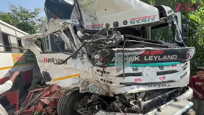 हांसी में भीषण सड़क हादसा: बस-ट्रक की आमने-सामने टक्कर, 25 यात्री घायल