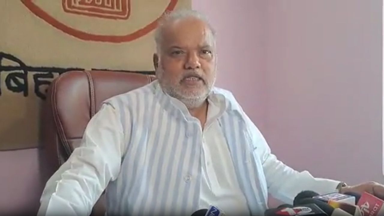अनंत सिंह की बगावत पर JDU का जवाब: श्रवण कुमार बोले ललन बाबू और संजय झा की बातचीत के बाद होगा फैसला अनंत सिंह की बगावत पर JDU का जवाब: श्रवण कुमार बोले ललन बाबू और संजय झा की बातचीत के बाद होगा फैसला