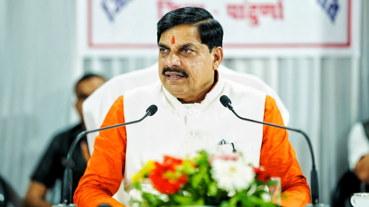 जिला बनने के बाद पांढुर्णा में सीएम का पहला दौरा, किसानों से लेकर रोजगार तक...विकास का रोडमैप किया साफ जिला बनने के बाद पांढुर्णा में सीएम का पहला दौरा, किसानों से लेकर रोजगार तक...विकास का रोडमैप किया साफ