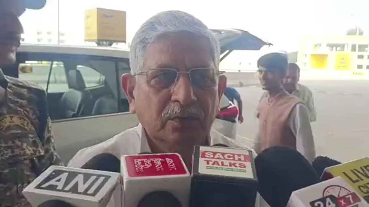 नीतीश कुमार का हस्तक्षेप रंग लायाः ललन सिंह ने शांत कराया अनंत सिंह-नीरज कुमार का विवाद नीतीश कुमार का हस्तक्षेप रंग लायाः ललन सिंह ने शांत कराया अनंत सिंह-नीरज कुमार का विवाद