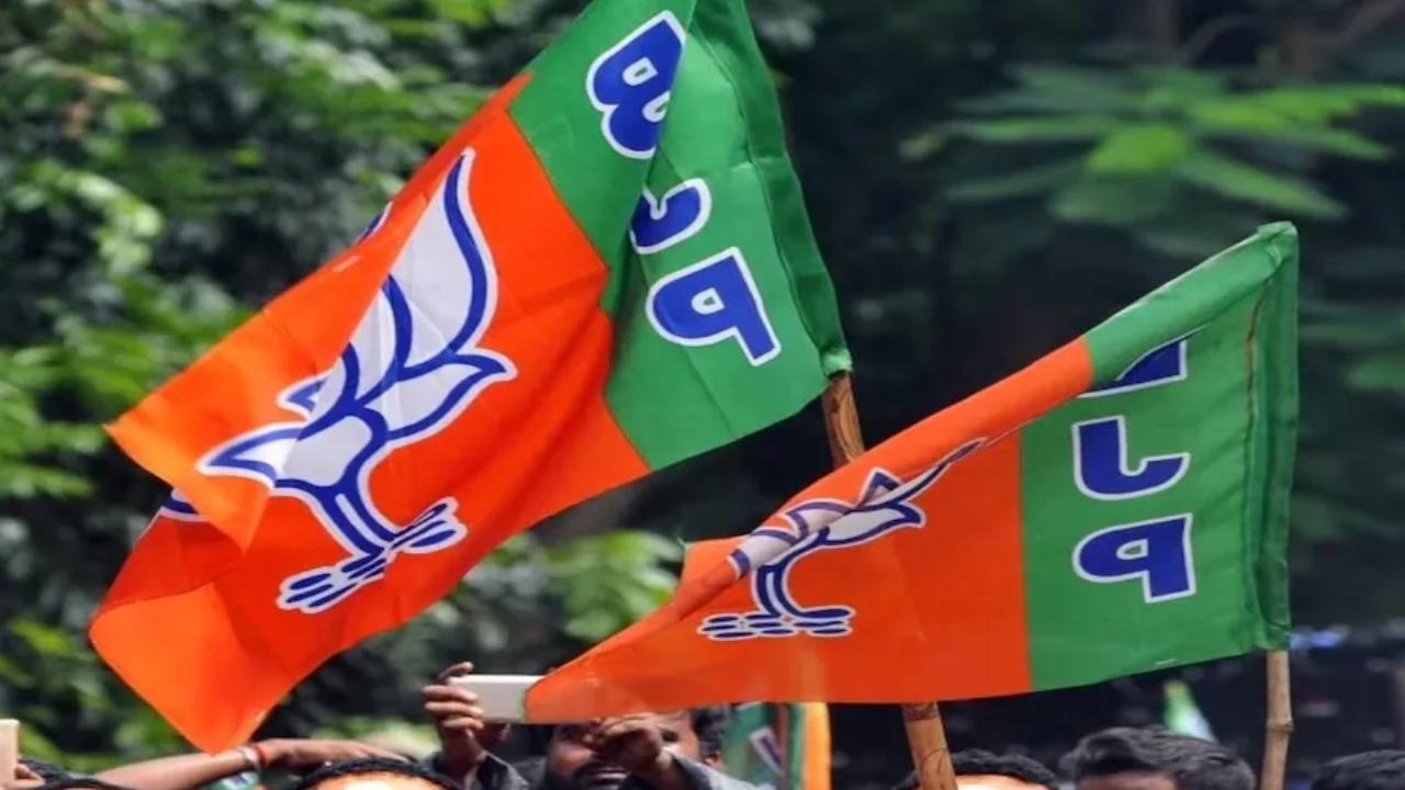 UP Rajya Sabha Election: यूपी बीजेपी प्रत्याशियों की लिस्ट जारी, 8 उम्मीदवारों के नाम का ऐलान, नाम चौंकाने वाले UP Rajya Sabha Election: यूपी बीजेपी प्रत्याशियों की लिस्ट जारी, 8 उम्मीदवारों के नाम का ऐलान, नाम चौंकाने वाले