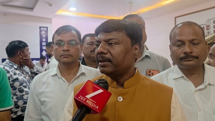 शिक्षा, सड़क, रेलवे, हवाई से लेकर स्वास्थ तक… नक्सलवाद खात्मे के बाद कितना बदला बस्तर? छत्तीसगढ़ सरकार के मंत्री ने विस्तार से बताया
