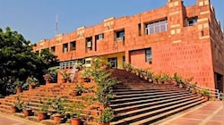 JNU में एक प्रोफेसर को ऐसी कौन सी उपाधि दी गई? विरोध शुरू, राष्ट्रपति को लेटर!
