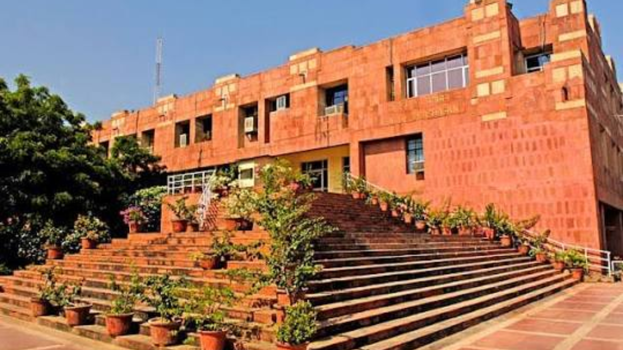 JNU में एक प्रोफेसर को ऐसी कौन सी उपाधि दी गई? विरोध शुरू, राष्ट्रपति को लेटर! JNU में एक प्रोफेसर को ऐसी कौन सी उपाधि दी गई? विरोध शुरू, राष्ट्रपति को लेटर!