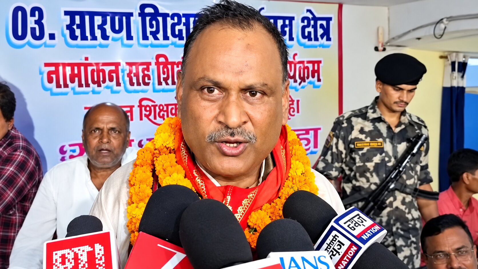 'पांच पांडव' कहते नहीं अघाते थे एनडीए के नेता: अब रालोमो के 3 विधायकों के दांव से एकजुटता हुई तार-तार 'पांच पांडव' कहते नहीं अघाते थे एनडीए के नेता: अब रालोमो के 3 विधायकों के दांव से एकजुटता हुई तार-तार