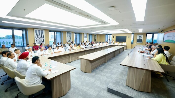 ‘वोट चोरी’ के खिलाफ कांग्रेस का रणघोष: कल संसद से आयोग तक मार्च; 'CEC के इस्तीफे तक जारी रहेगी लड़ाई'