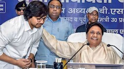 Explainer: बुआ-भतीजे के रिश्ते में कितने उतार-चढ़ाव? हर बार आकाश आनंद को क्यों माफ कर देती हैं मायावती