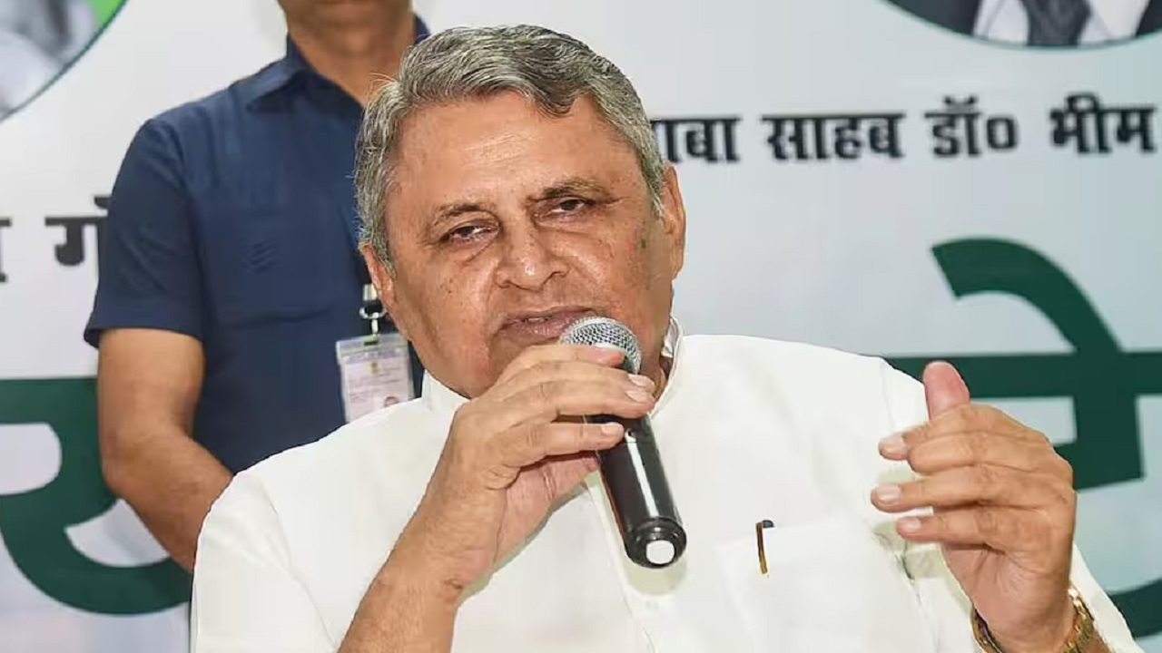 फरक्का समझौते से लेकर अनंत-नीरज विवाद तक: प्रेस कॉन्फ्रेंस में खुलकर बोले डिप्टी सीएम विजय चौधरी, जानें और क्या-क्या कहा फरक्का समझौते से लेकर अनंत-नीरज विवाद तक: प्रेस कॉन्फ्रेंस में खुलकर बोले डिप्टी सीएम विजय चौधरी, जानें और क्या-क्या कहा