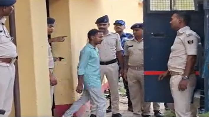 किशनगंज कोर्ट का बड़ा फैसला: बिना पासपोर्ट-वीजा भारत में प्रवेश करने वाले बांग्लादेशी घुसपैठिए को 2.5 साल की सजा, 10,000 का जुर्माना