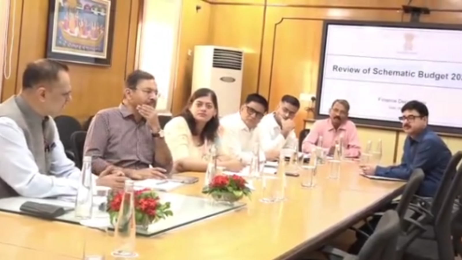 युद्ध की स्थिति में किसकी क्या जिम्मेदारी? बॉर्डर सिक्योरिटी से लेकर कमान तक, राजस्थान अपडेट करेगा 'स्टेट वॉर बुक' युद्ध की स्थिति में किसकी क्या जिम्मेदारी? बॉर्डर सिक्योरिटी से लेकर कमान तक, राजस्थान अपडेट करेगा 'स्टेट वॉर बुक'