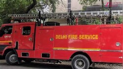 DU के नॉर्थ कैंपस ऑफिस में लगी आग, 5 फायर टेंडर मौके पर पहुंचे, कोई हताहत नहीं