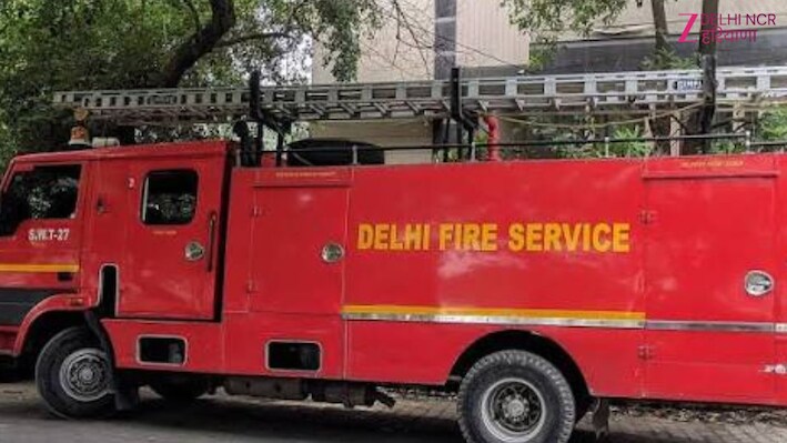 DU के नॉर्थ कैंपस ऑफिस में लगी आग, 5 फायर टेंडर मौके पर पहुंचे, कोई हताहत नहीं