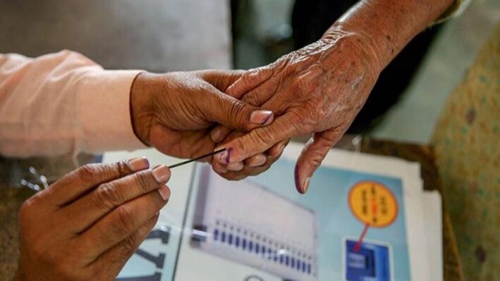 पंचायत चुनाव का चक्कर: युवाओं और बुजुर्गों में टक्कर, सरपंची के लिए गांव में सियासी घमासान