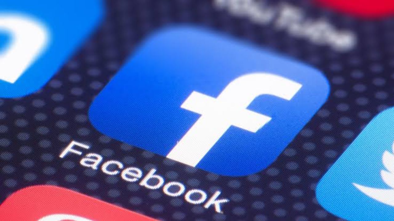 Facebook ने बदल दिया ऐप खोलने का अंदाज! अब सबसे पहले दिखेंगी Reels, भारत में टेस्टिंग शुरू Facebook ने बदल दिया ऐप खोलने का अंदाज! अब सबसे पहले दिखेंगी Reels, भारत में टेस्टिंग शुरू