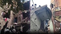 Delhi Building Collapsed: सीमापुरी में 5 मंजिला इमारत गिरने से 3 की मौत, 8 लोगों को मलबे से निकाला; रेस्क्यू जारी