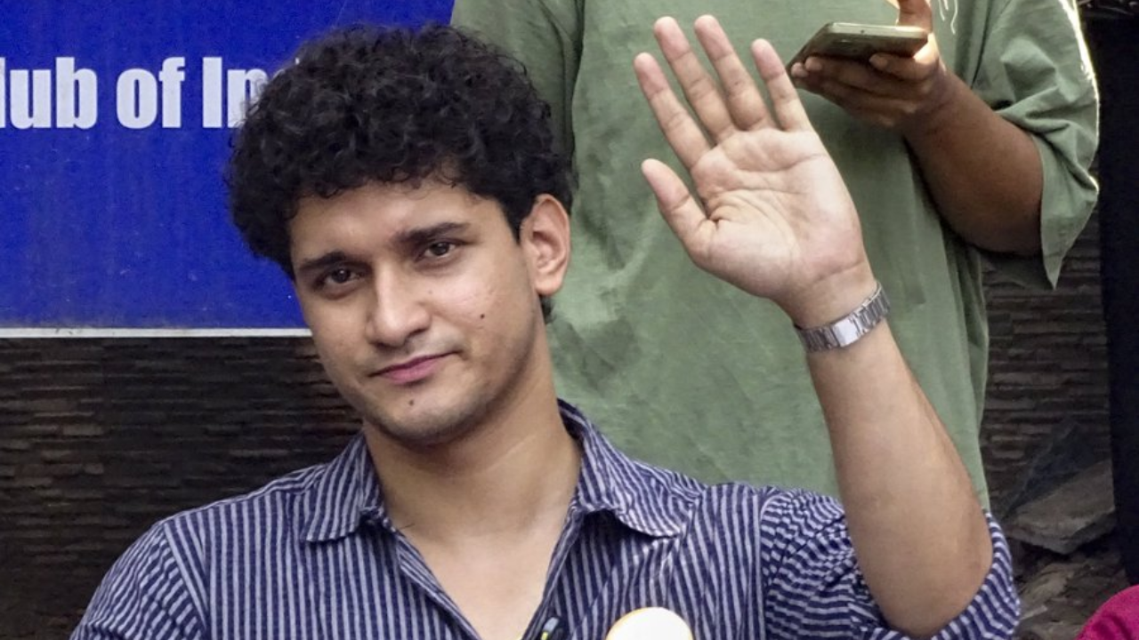 'जब तक ज्ञानेश कुमार इस्तीफे नहीं दे देते तब तक सड़कों से नहीं हटेंगे', 10 अक्टूबर को जंतर-मंतर पर CJP का प्रोटेस्ट 'जब तक ज्ञानेश कुमार इस्तीफे नहीं दे देते तब तक सड़कों से नहीं हटेंगे', 10 अक्टूबर को जंतर-मंतर पर CJP का प्रोटेस्ट
