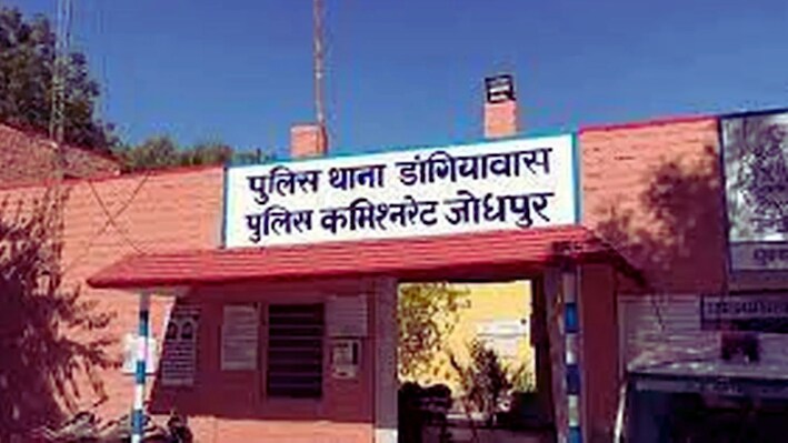 जोधपुर में पुलिस कार्रवाई का VIDEO वायरल: पुलिस गाड़ी के पास शराब की बोतलें दिखने का दावा, ACP को जांच के निर्देश