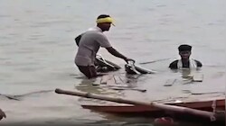 हाय रे किस्मत... जान बचाएं या बाइक: पटना में पलटी नाव, फिर जो हुआ...वो लोगों के जेहन बस गया!