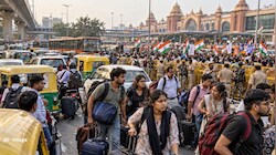 दिल्ली-NCR में थमी रफ्तार... INDIA गठबंधन के प्रदर्शन के चलते रेलवे स्टेशन नहीं पहुंचे 5 हजार से ज्यादा यात्री