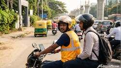 'पैसा भी मिलेगा, फीडबैक भी': डेयरी बिजनेस के लिए IT नौकरी छोड़ी, अब रैपिडो चलाकर कर रहा अनोखा काम