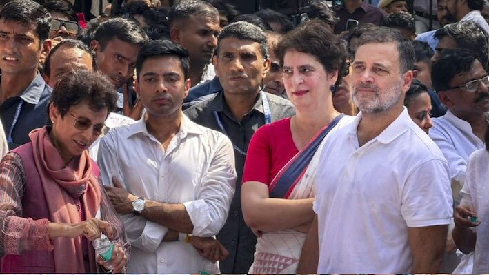 राजघाट पर प्रोटेस्ट के बाद निकले INDIA गठबंधन के नेता, BJP बोली- प्रदर्शन की आड़ में ये गुंडागर्दी
