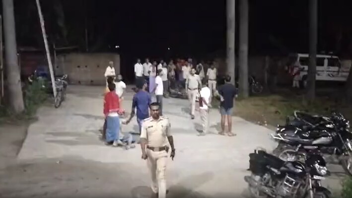 सांप ने काटा था, रातभर जगाना था: सड़क किनारे घूम रहे थे, तभी बोलेरो ने मार दी टक्कर... 2 की मौत