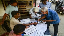मतदाता सूची में छूटे नाम जुड़वाने के विशेष शिविर का आखिरी मौका: तुरंत करें आवेदन, नए वोटर भी कर सकेंगे आवेदन
