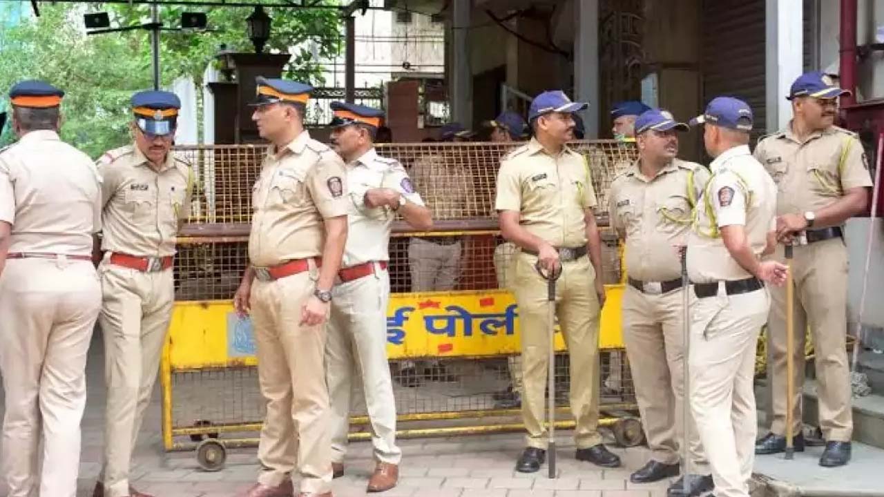 दूसरे निकाह का किया विरोध तो भड़क गया बाप, चिकन बिरयानी में जहर मिलाकर घोंट दिया 20 वर्षीय बेटी का गला; फिर ऐसे खुला राज दूसरे निकाह का किया विरोध तो भड़क गया बाप, चिकन बिरयानी में जहर मिलाकर घोंट दिया 20 वर्षीय बेटी का गला; फिर ऐसे खुला राज