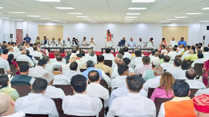 काम नहीं आया एकजुटता का संदेश: मुख्यमंत्री सम्राट चौधरी की बैठक से निकलते ही अनंत सिंह ने कहा- अनुज सिंह का समर्थन करेंगे