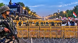 Delhi Protest: रात 9 बजे से नई दिल्ली में एंट्री बंद, 20000 पुलिसकर्मी और अर्धसैनिक बल तैनात; मल्टी-लेयर बैरिकेडिंग