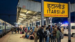 इटारसी जंक्शन पर ट्रेन में हंगामा: जंतर-मंतर पर प्रोटेस्ट में शामिल होने जा रहे 15 लोग हिरासत में