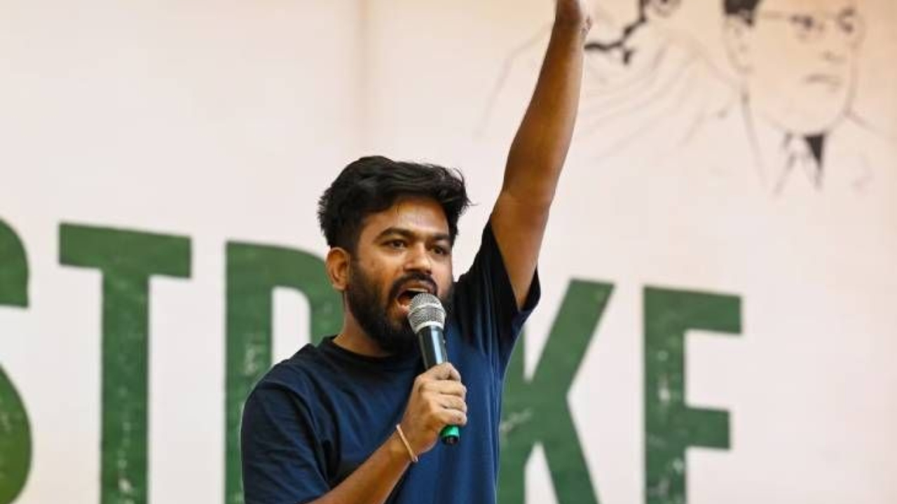 हिरासत में लिए गए अभिजीत दीपके, सौरव दास और आशुतोष रांका, समझाने की आखिरी कोशिश फेल हिरासत में लिए गए अभिजीत दीपके, सौरव दास और आशुतोष रांका, समझाने की आखिरी कोशिश फेल