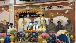 शीतकाल के लिए बंद हुए कपाट:आर्मी बैंड की धुन, जयकारों के बीच हेमकुंड साहिब के कपाट बंद, सैकड़ों श्रद्धालु बने साक्षी