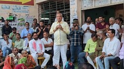 सीधी में पुराना बस स्टैंड हटाने पर छलके पूर्व विधायक के आंसू, गरीब व्यापारियों की रोजी-रोटी पर उठाए सवाल