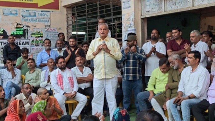 सीधी में पुराना बस स्टैंड हटाने पर छलके पूर्व विधायक के आंसू, गरीब व्यापारियों की रोजी-रोटी पर उठाए सवाल