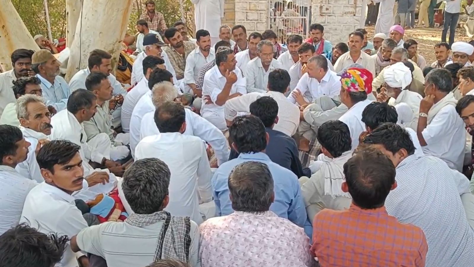 8 दिन तक डटे रहे किसान, अब मिला पानी का भरोसा: जीरो हेड पर धरना स्थगित, जानें क्या हुआ समझौता 8 दिन तक डटे रहे किसान, अब मिला पानी का भरोसा: जीरो हेड पर धरना स्थगित, जानें क्या हुआ समझौता