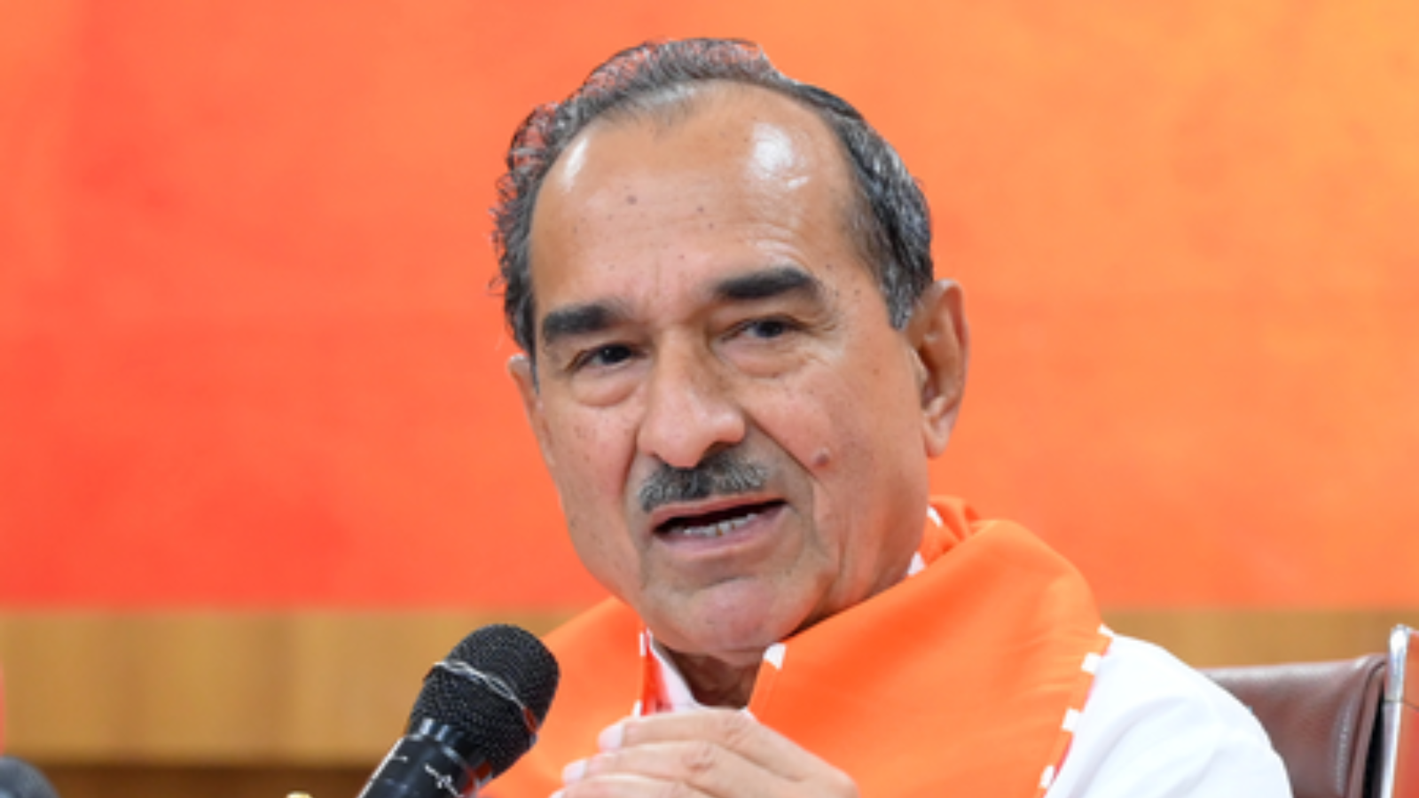 मदन राठौड़ का गहलोत पर पलटवार, बोले- समाज में धूमिल हो रही आपकी छवि मदन राठौड़ का गहलोत पर पलटवार, बोले- समाज में धूमिल हो रही आपकी छवि
