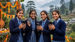उत्तराखंड में धामी सरकार ने दिया नवरात्रि गिफ्ट! टॉप करने वाली बेटियों को मिले स्मार्टफोन