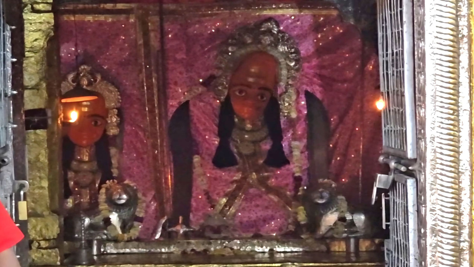 दर्शन करने जा रहे हैं कैलादेवी: जाने से पहले पढ़ लें रूट, पार्किंग और सुरक्षा के कड़े इंतजाम दर्शन करने जा रहे हैं कैलादेवी: जाने से पहले पढ़ लें रूट, पार्किंग और सुरक्षा के कड़े इंतजाम