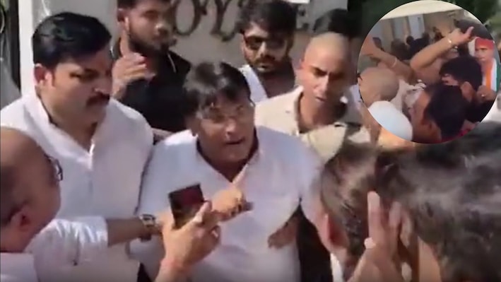 यूपी कांग्रेस कार्यालय में हंगामा: आराधना मिश्रा के पदभार पर आपस में भिड़े कार्यकर्ता, जमकर चले लात घूंसे