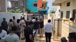 जमीन में दफन मिला था बेटे का शव...1 दिन बाद घर के बाथरूम में मिली टीचर मां की लाश, दोहरे हत्याकांड से दहला सूरजपुर