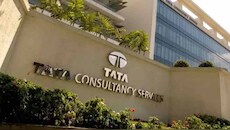 TCS ने दिया बड़ा झटका! कंपनी ने होल्ड किया सीनियर कर्मचारियों का वेरिएबल अलाउंस; जूनियर्स की बल्ले-बल्ले